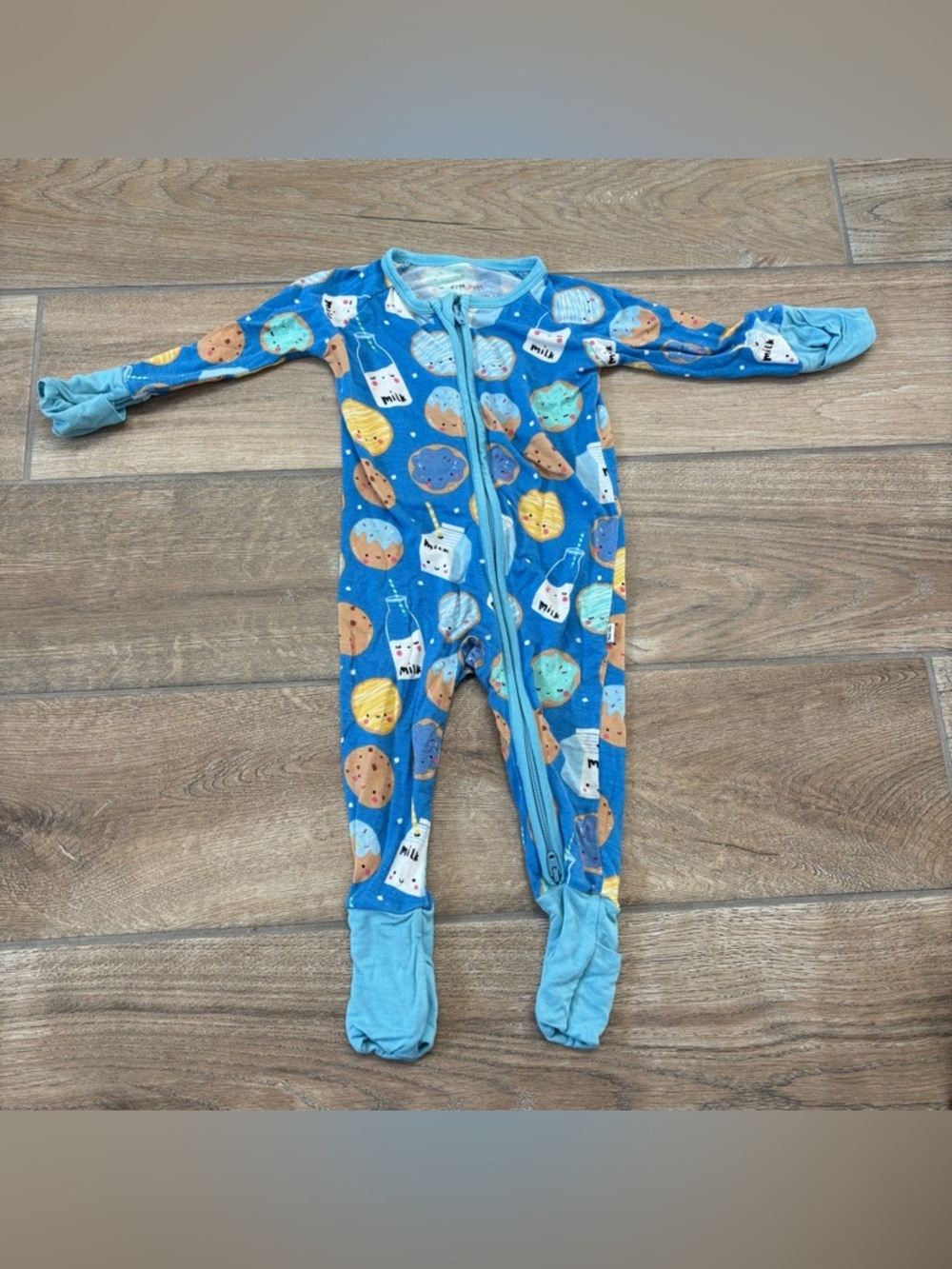 Little sleepies Cookies & Milk Zippy size 0-3 months